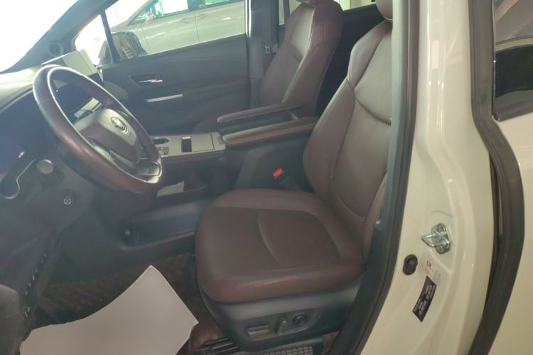 Used Toyota Granvia 2022 2.5L Hybrid Flagship Edition