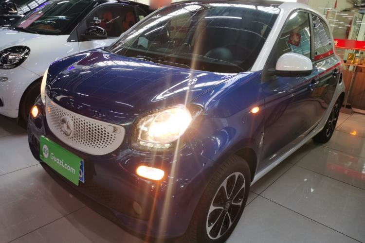 Used  forfour 2016 1.0L 52 kW Passion Edition
