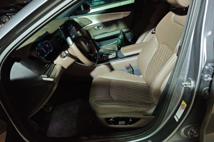 Used BYD Han 2023 EV Champion Edition 605KM Front-Drive Premium Model
