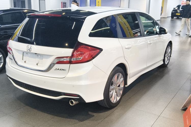 Used Honda Jade 2017 1.8L automatic Comfort version 5 seats
