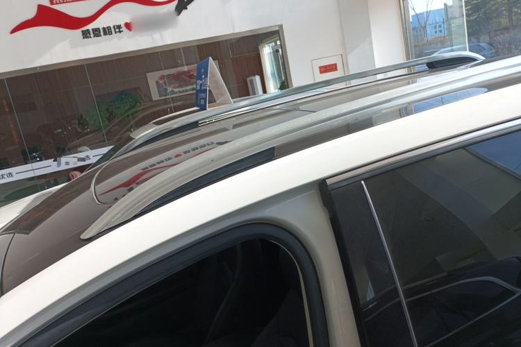 Used Ford Edge 2017 EcoBoost 245 Two-Wheel-Drive Sporty 7-Seater