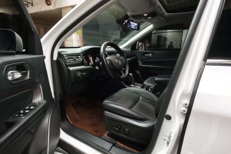 Used  Commander 2018 2.0T Two-Wheel Drive Enjoy Edition China V
