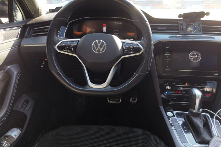 Used Volkswagen Magotan 2023 2 Million Units Limited Edition 330TSI DSG Leading Version
