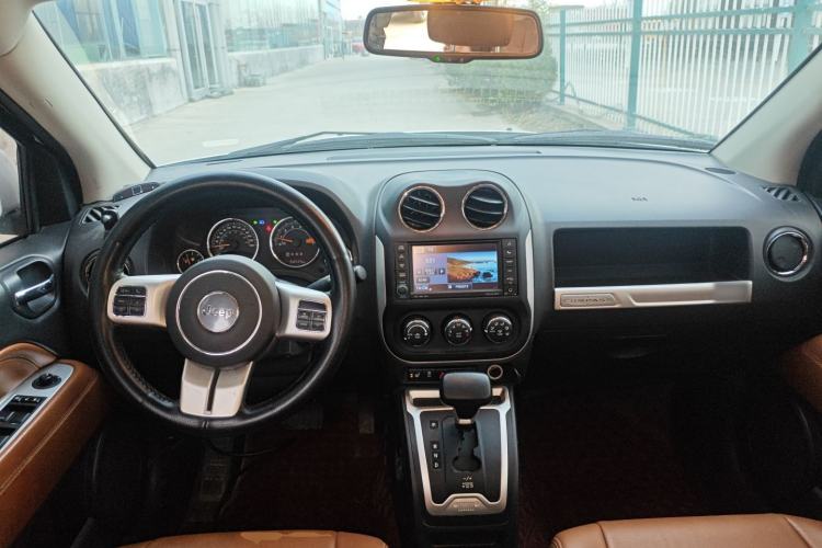 Used  Compass 2014 Revised Version 2.4L Four-Wheel Drive Luxury Navigation Edition