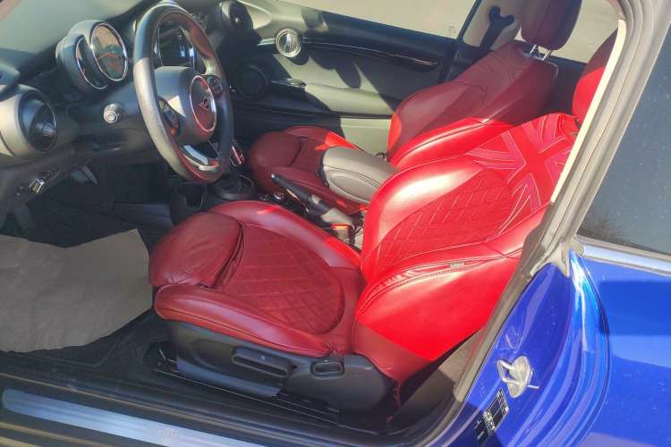 Used  MINI 2019 1.5T COOPER Classic Edition