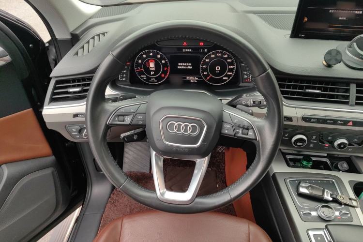 Used Audi Q7 2018 40 TFSI Comfort Model