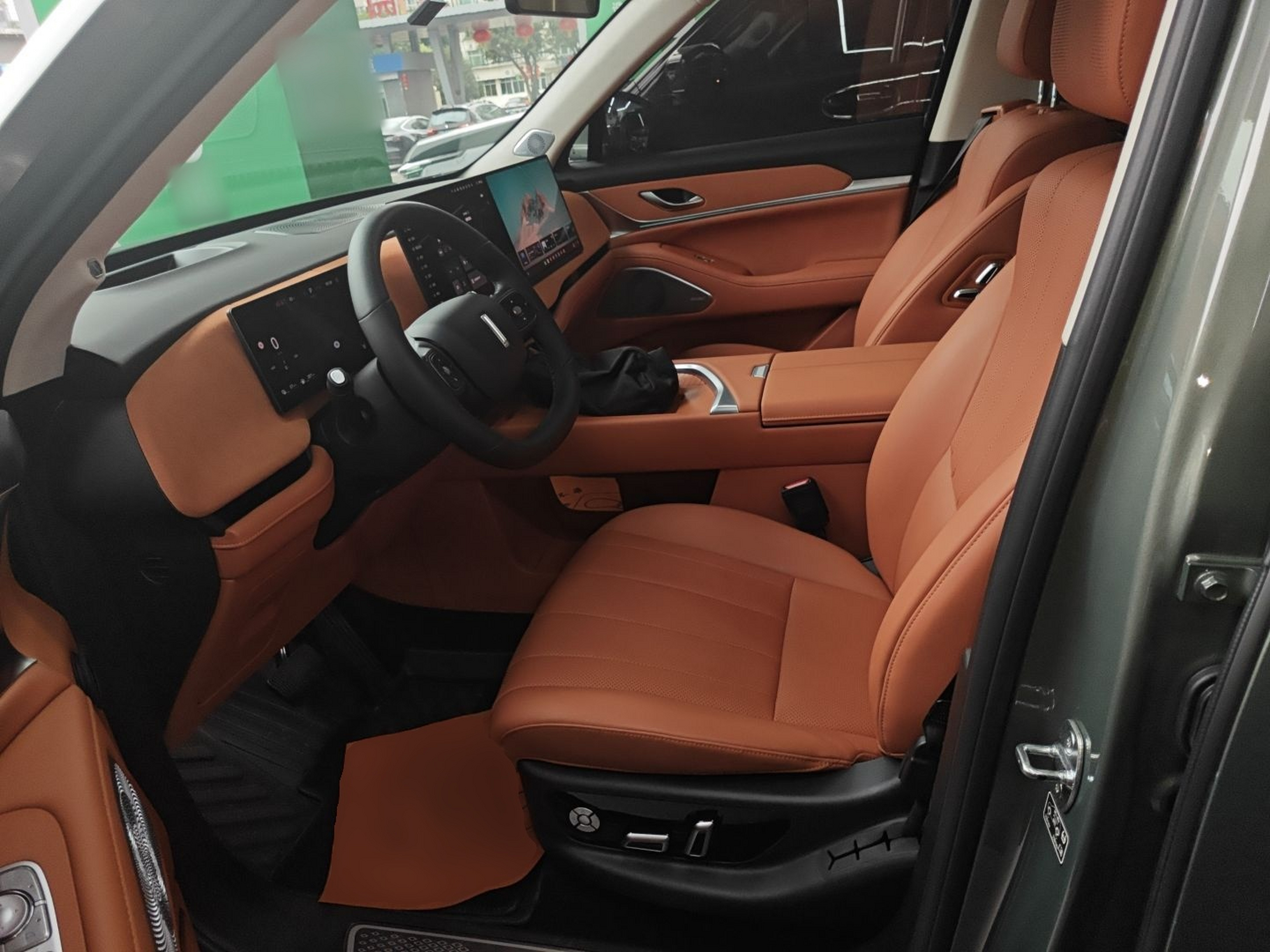 Переднее сиденье в автомобиле