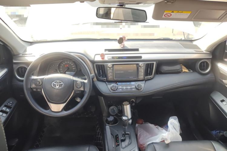 Used Toyota RAV4 2015 2.0L CVT Two-Wheel Drive Fashion Edition