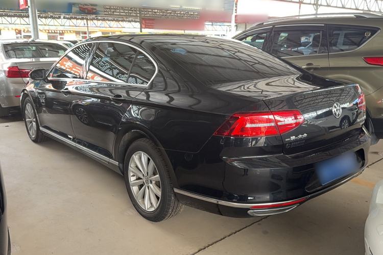 Used Volkswagen Magotan 2019 330TSI DSG Leading Edition China V Standard
