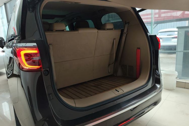 Used Buick GL8 2021 ES Landtrek 653T Luxury Model
