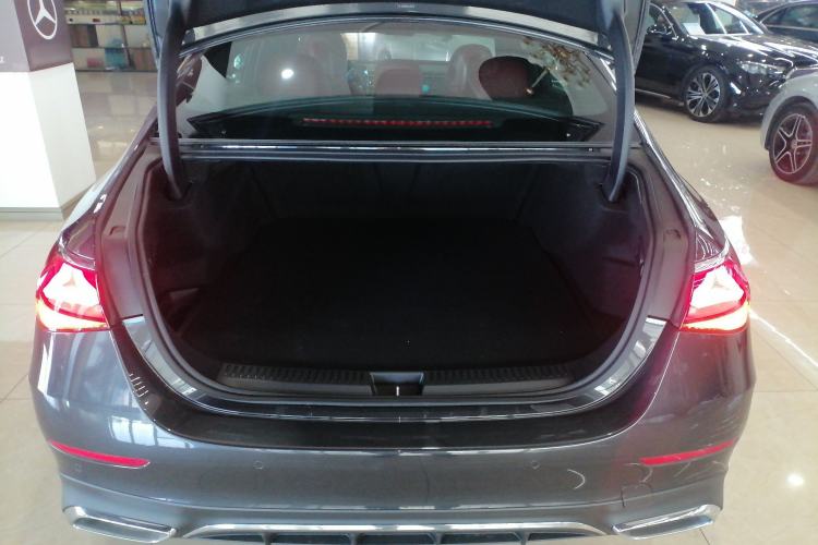 Used Mercedes-Benz E-Class New Energy 2024 E 350 e L Plug-in Hybrid Sports Sedan
