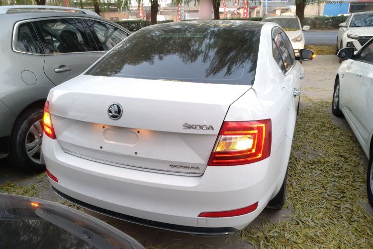 Used Skoda Octavia 2016 1.6L Automatic Smart Drive Edition
