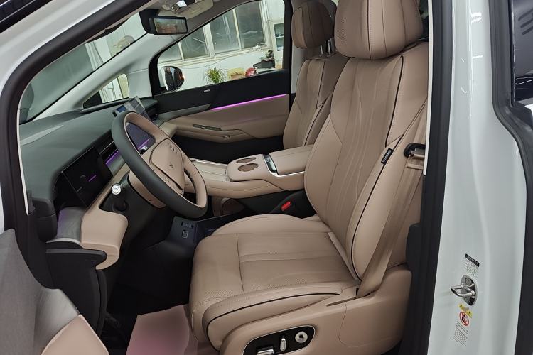 Used XPeng X9 2025 740 Ultra-Long Range Max
