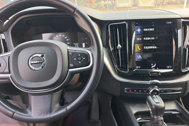 Used Volvo XC60 2021 T5 4x4 Smart Luxury Edition
