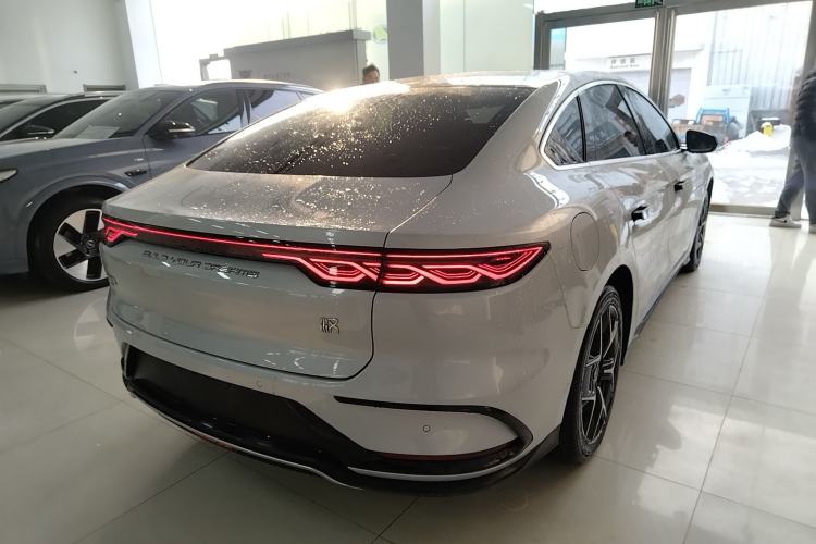 Used BYD Han 2024 EV Glory Edition 605KM Front-Wheel-Drive Premium Model
