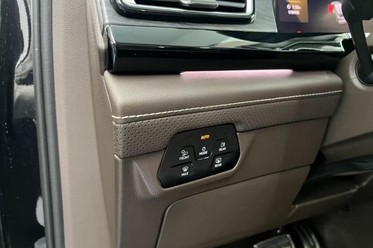 Used Volkswagen Viloran 2024 380TSI Luxury Edition