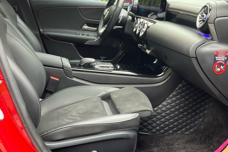 Used Mercedes-Benz A-Class 2020 Restyled A 200 L Sport Sedan Fashion Version
