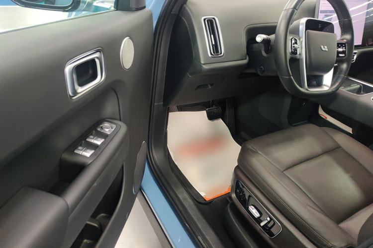 Used Li Auto L8 2023 Pro Model
