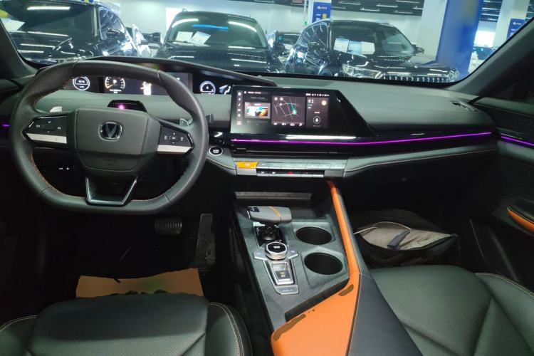 Used Changan UNI-V 2022 1.5T Prestige Version
