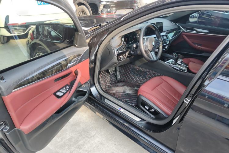 Used BMW 5 Series 2018 Restyled 530Li Leading Edition M Sport Package
