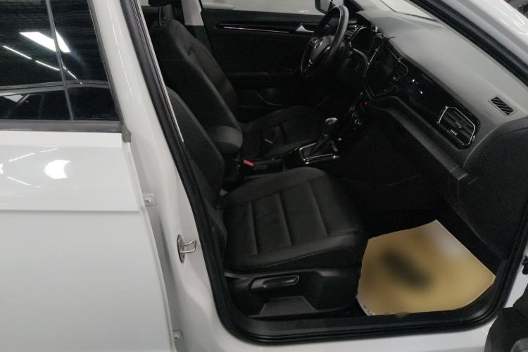 Used Volkswagen T-ROC 2021 280TSI DSG Two-Wheel Drive Comfort Connect Edition
