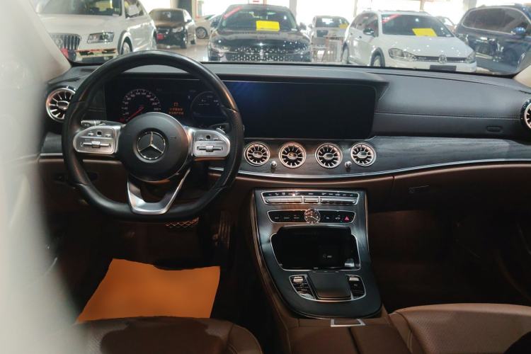 Used Mercedes-Benz E-Class 2019 E 300 L Sporty and Stylish Model
