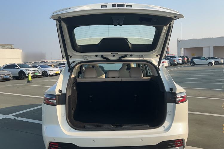 Used Roewe D5X DMH 2024 135 Tech Edition
