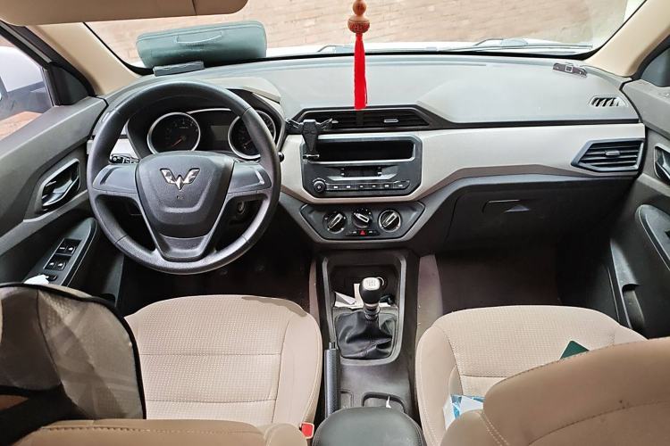 Used Wuling Hongguang 2019 1.5L S Standard Version China VI LAR
