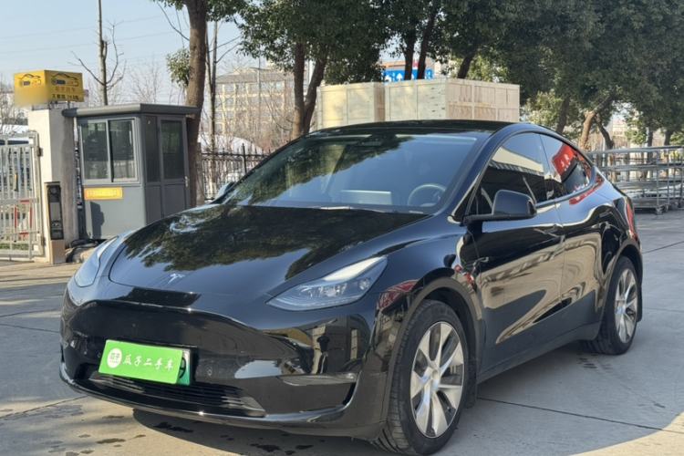 Used Tesla Model Y 2022 Long-Range All-Wheel-Drive Version