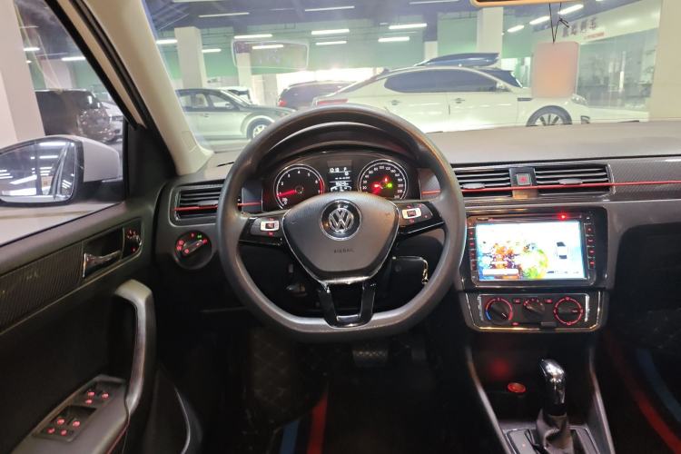 Used Volkswagen Santana 2017 Haval H9 1.6L Automatic Comfort Edition
