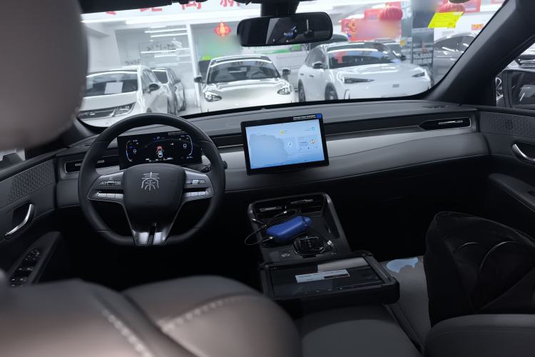 Used BYD Qin PLUS 2025 DM-i Smart Drive 55KM Leading Model
