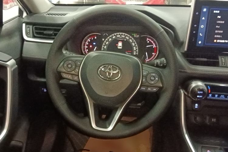 Used Toyota RAV4 2022 2.0L CVT 4x4 Fashion Edition
