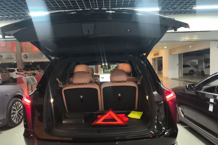 Used ONVO Luxeed L90 2025 Model—Max Six-Seater Version