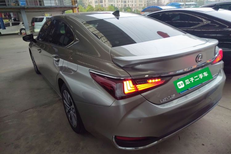 Used Lexus ES 2022 300h Excellence Edition