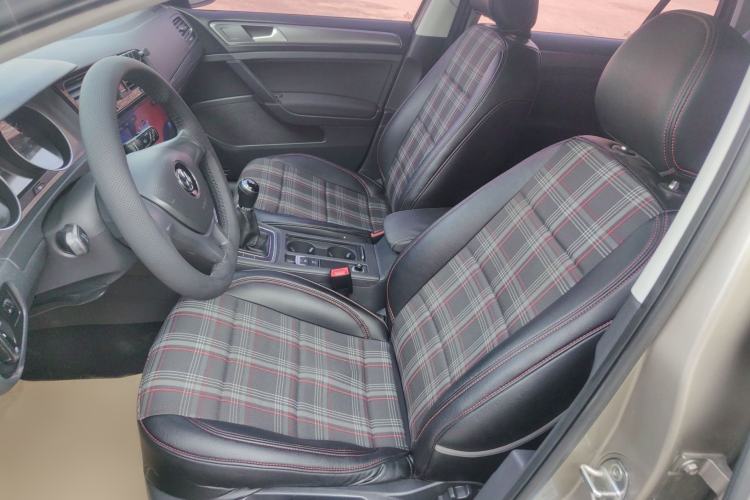 Used Volkswagen Golf 2016 1.6L Manual Fashion Edition