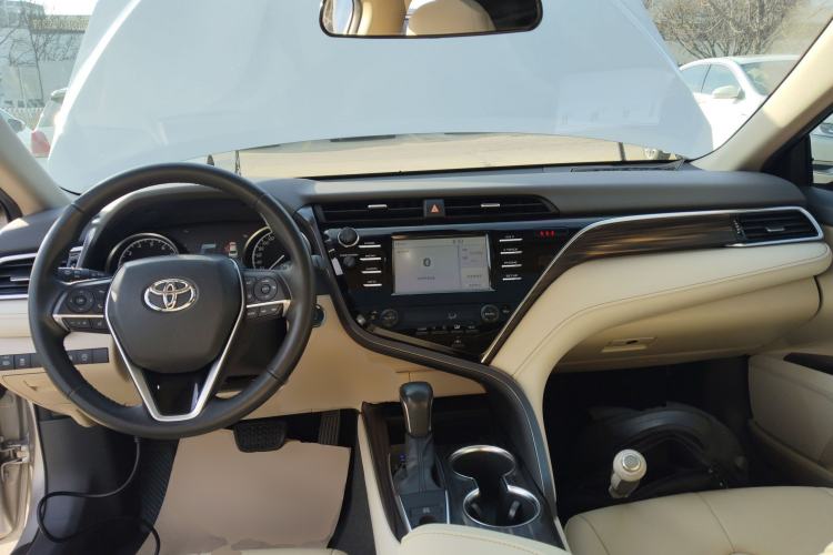 Used Toyota Camry 2018 2.0G Luxury Edition
