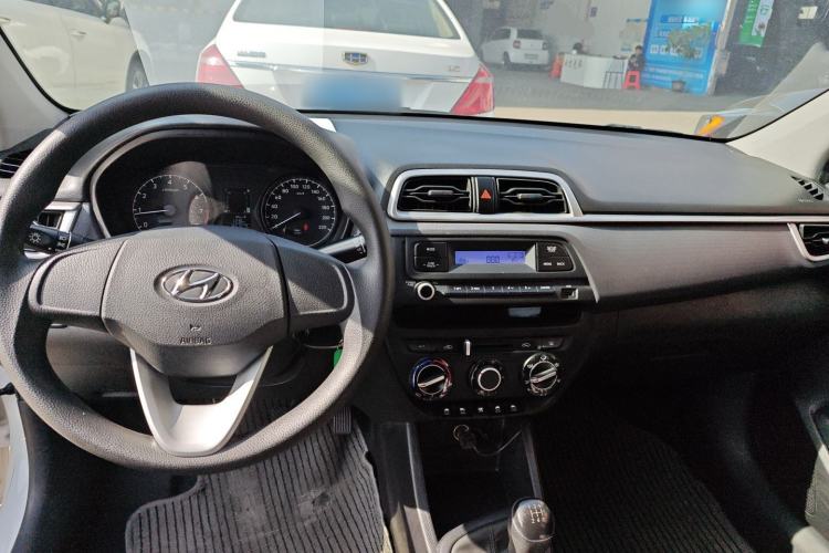 Used Hyundai Verna 2017 1.4L Manual Refreshed Version China V Standard
