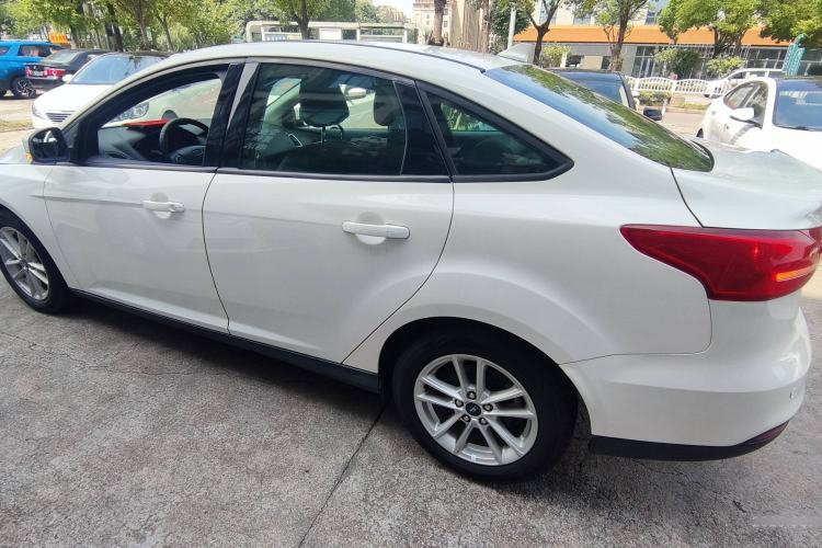 Used Ford Focus 2018 Sedan Classic 1.6L Automatic Trendy SmartDrive Edition
