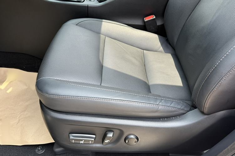 Used Toyota Highlander 2018 2.0T Four-Wheel Drive Prestige Version 7 Seats China VI Standard
