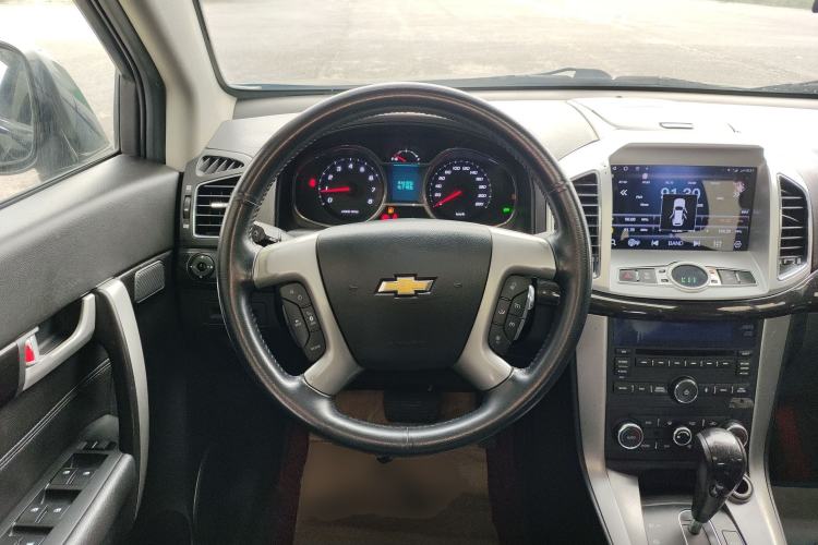 Used Chevrolet Captiva 2017 2.4L 4x4 Flagship Edition 7-Seater