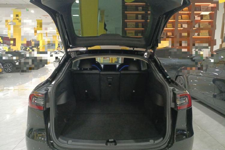 Used Tesla Model Y 2023 Rear-Wheel-Drive Version
