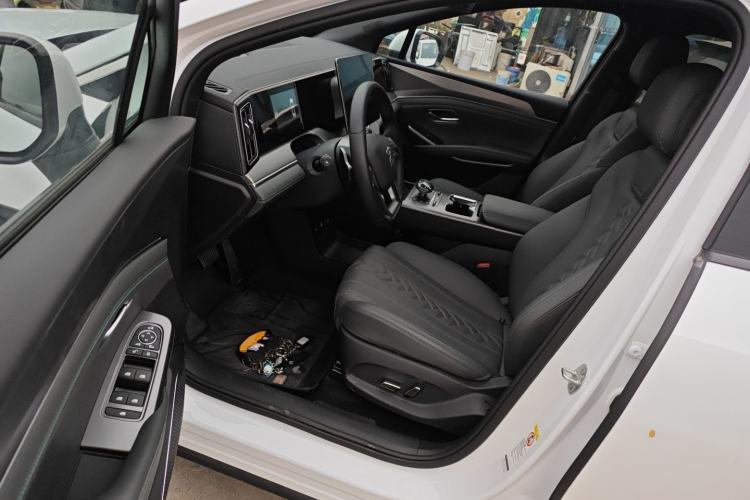 Used BYD Song L DM-i 2025 Intelligent Driving Version 160 km Beyond-Range Type
