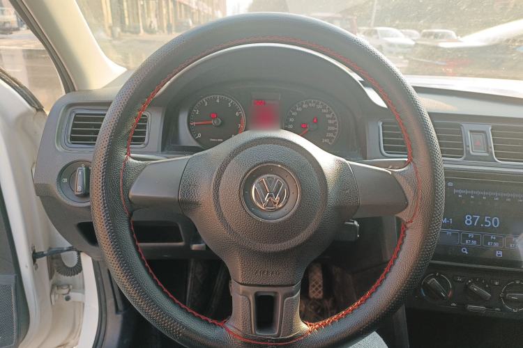 Used Volkswagen Santana 2015 1.6L Manual Fashion Edition