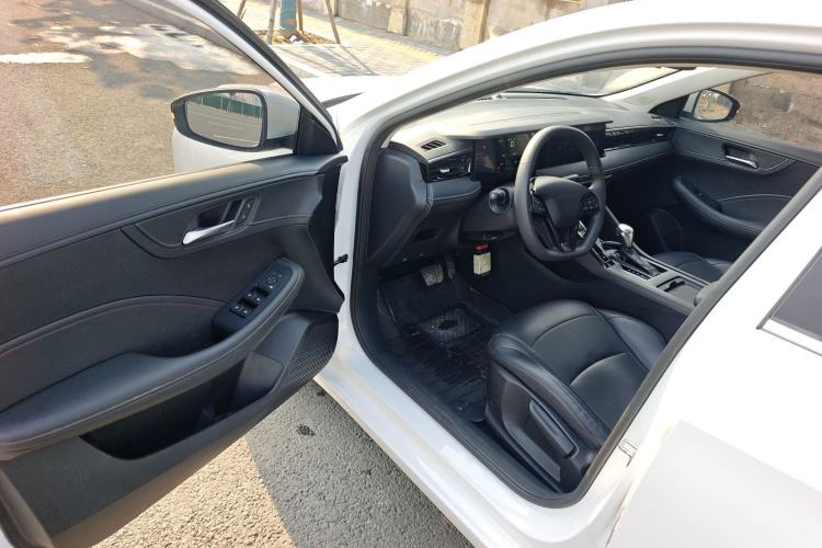 Used Roewe i5 2023 1.5L CVT Luxury Edition
