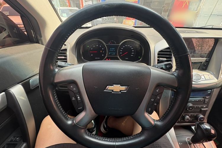 Used Chevrolet Captiva 2017 2.4L 4x4 Flagship Edition 7-Seater
