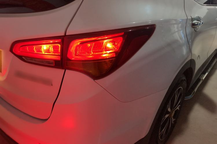 Used Hyundai Santa Fe 2017 2.0T Automatic Two-Wheel Drive Smart Version 7 Seats
