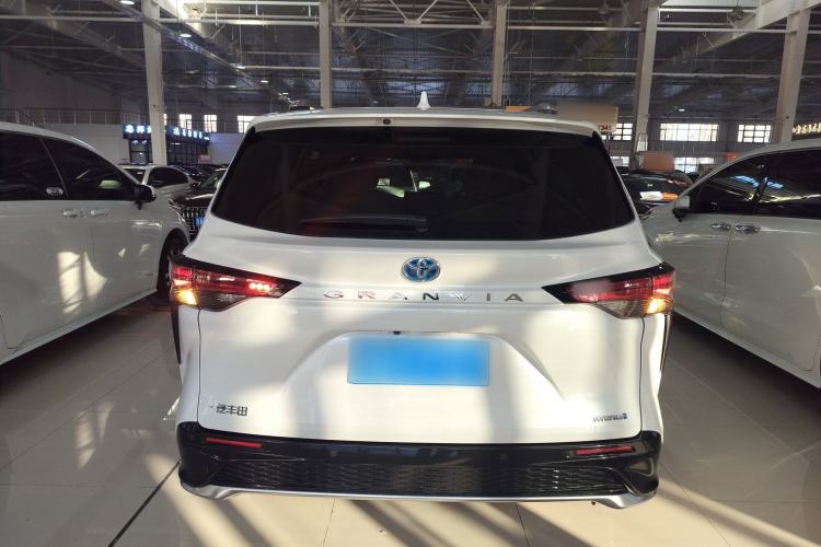 Used Toyota Granvia 2023 2.5L Hybrid Prestige PLUS Edition