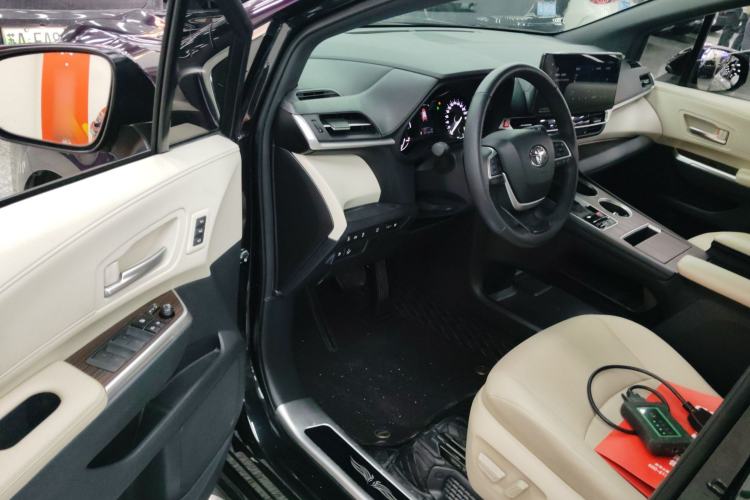 Used Toyota Granvia 2023 2.5L Hybrid Prestige PLUS Edition