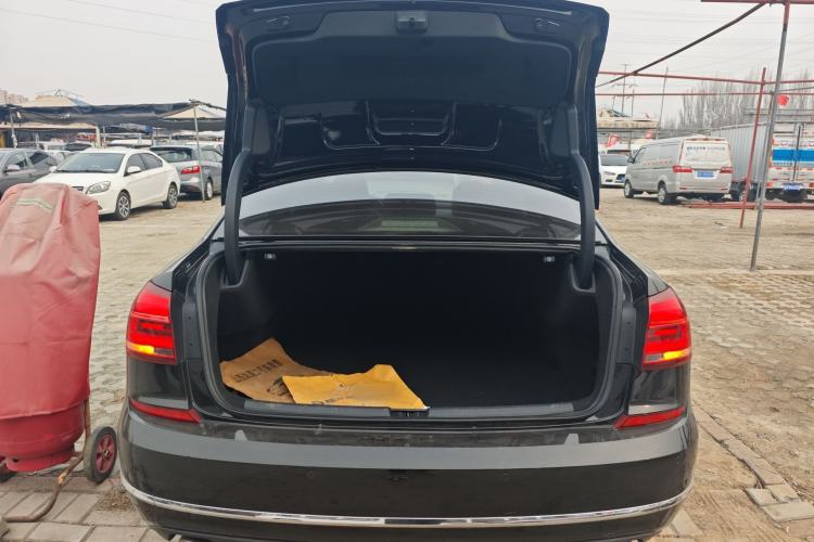 Used Volkswagen Passat 2017 330TSI DSG Luxury Edition
