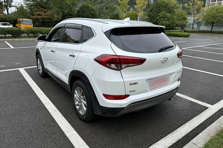 Used Hyundai Tucson 2015 1.6T Dual-Clutch Two-Wheel-Drive Smart Model
